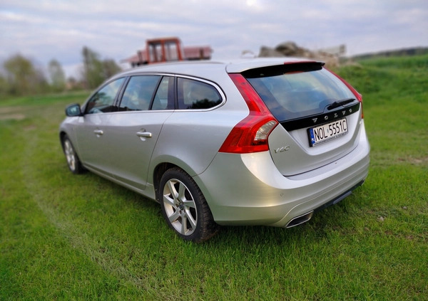 Volvo V60 cena 41900 przebieg: 280000, rok produkcji 2015 z Sulejów małe 37